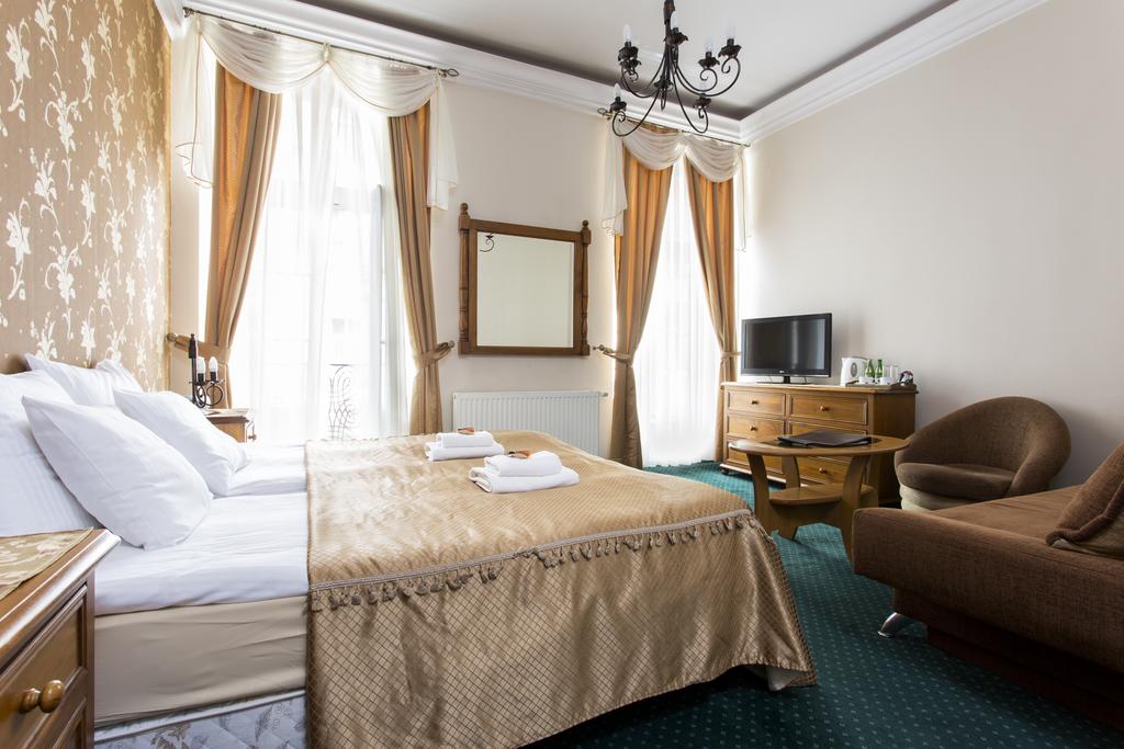 Hotel Abella Suites and Apartments